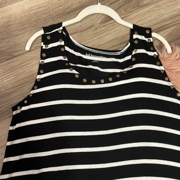 Soft surroundings Tank Stripped Top Size L - Picture 5 of 8
